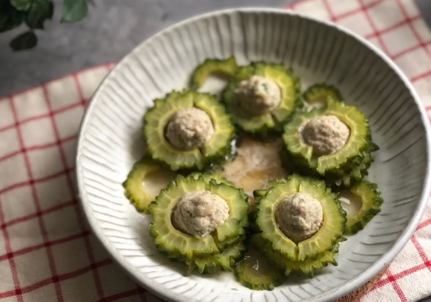 蒸苦瓜料理全攻略：從家常做法到餐廳推薦，清爽健康一次掌握