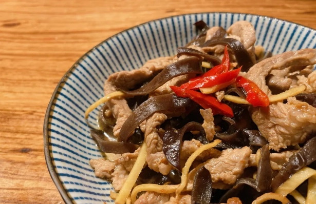 木耳炒肉絲終極指南：做法秘訣、餐廳推薦與常見問題