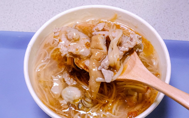 大腸麵線湯頭終極指南：從靈魂熬煮到南北派系全解析