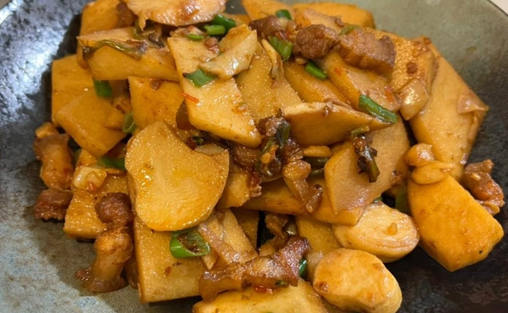 竹筍炒五花肉秘訣大公開：筍子不苦、肉片軟嫩的關鍵步驟