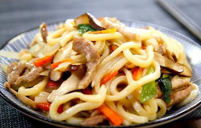 烏龍麵做法全攻略：從煮麵到湯頭，一次學會家常美味