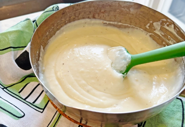 正統白醬做法全攻略：零失敗的黃金比例與關鍵技巧