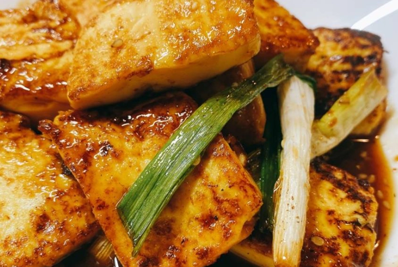 蔥燒雞蛋豆腐食譜與做法：家常美味秘訣與台北餐廳推薦