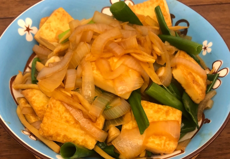 家常 洋蔥燒豆腐