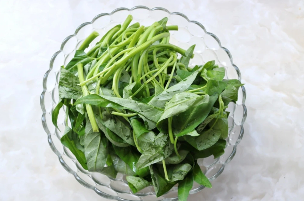 櫻花蝦醬空心菜 做法