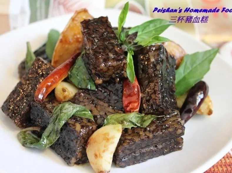 豬血糕製作過程全解析：從選料到蒸煮的完整指南