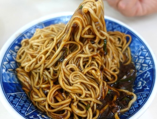 宜蘭炸醬麵