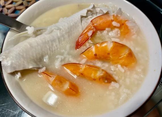 生米煮海鲜粥做法