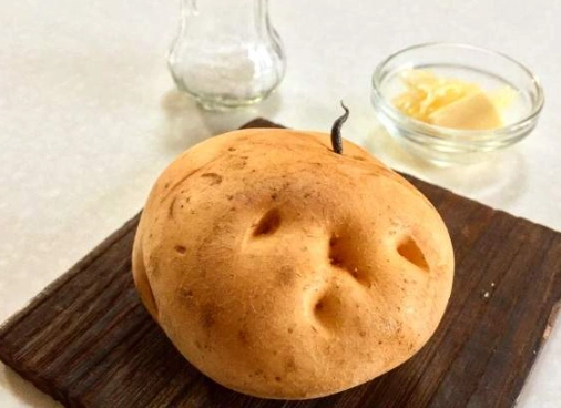 鹽焗馬鈴薯做法