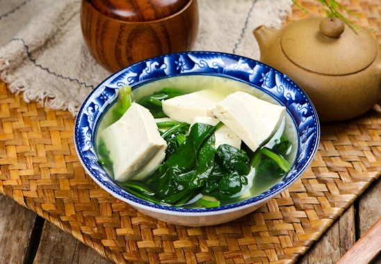 菠菜豆腐一起吃