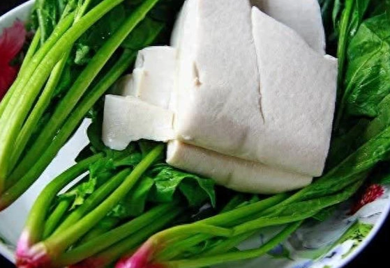 菠菜豆腐一起吃
