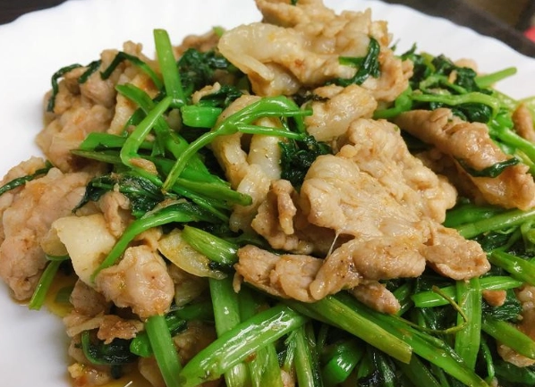 沙茶醬炒空心菜